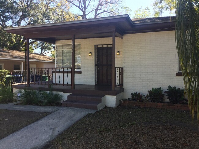 Photo - North Hyde Park Bungalow: Close to SOHO, Downtown & U.T.