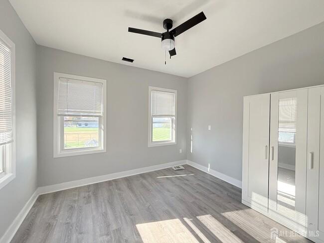 46 Hayward Ave Unit 2