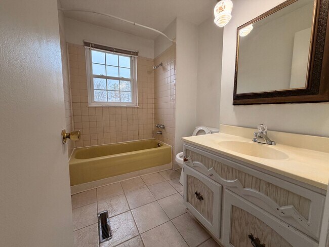 Photo - 46 Dantley Dr Unidad A