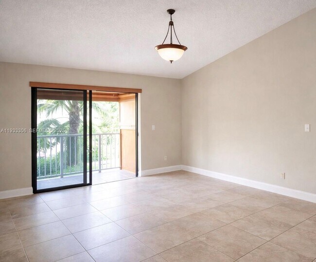 Photo - 15650 SW 80th St Unidad F-301