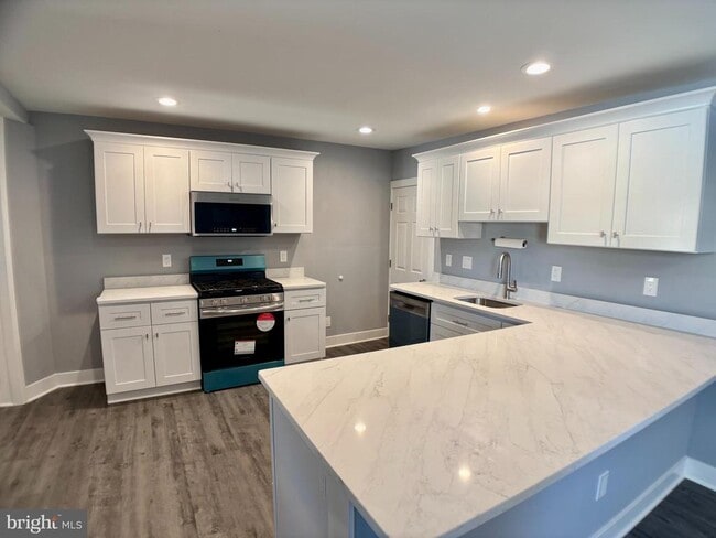 Building Photo - 1107 Cinnaminson Ave Rental