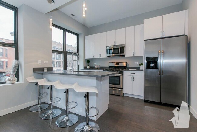 Photo - 2151 W Division St