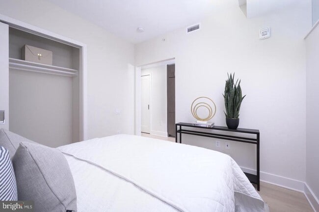 1211 Van St SE Unit 1010