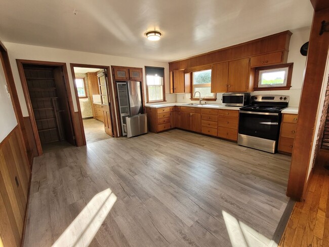 Photo - 331 Newport Rd