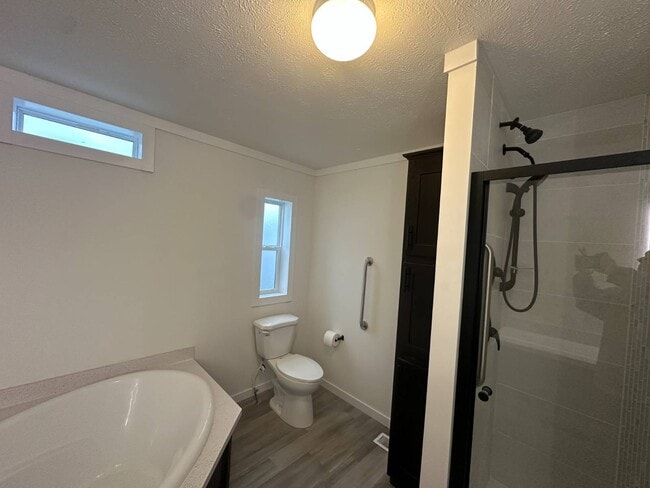 Photo - 5222 Greenwich Rd