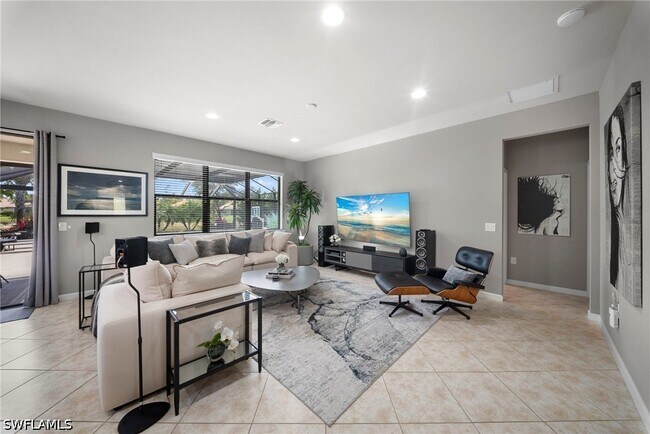Photo - 7052 Live Oak Dr
