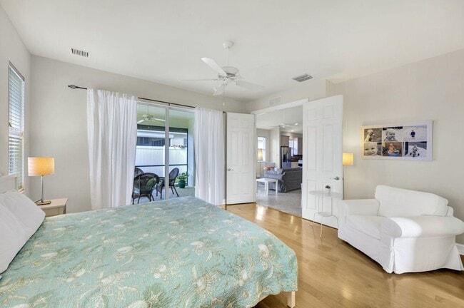 Photo - 684 98th Ave N