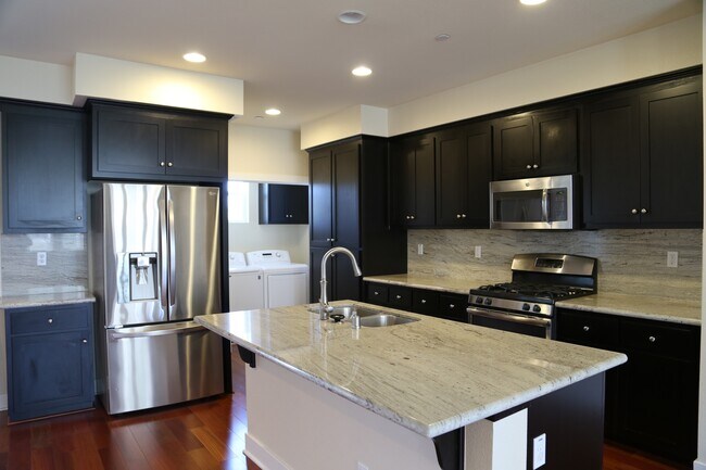 kitchen - 918 Arietta Dr