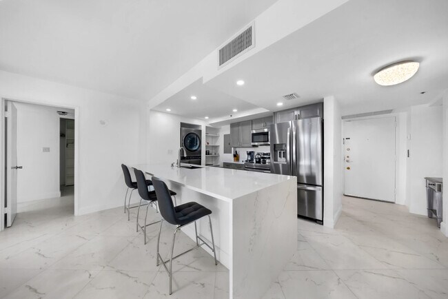 1717 N Bayshore Dr Unit SI ID1054116P
