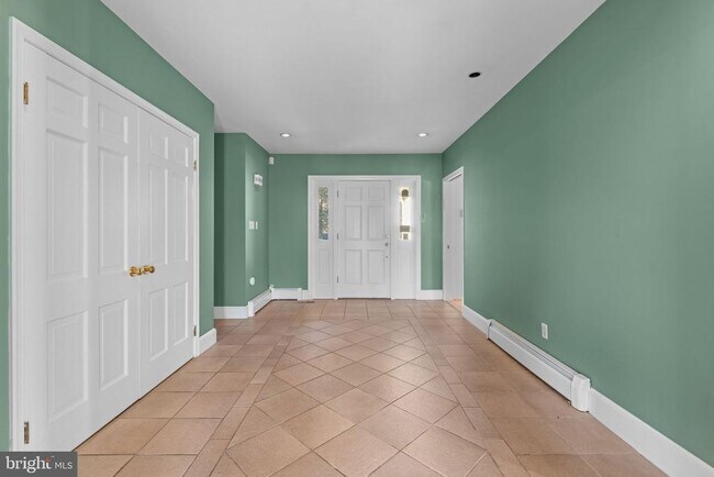 Photo - 901 Walker Rd