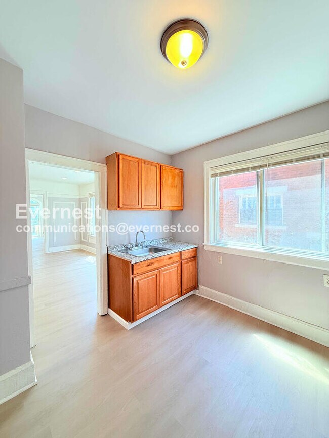 Photo - 2302 Hazelwood St Unit 1