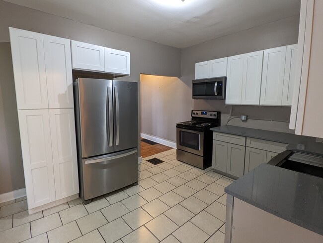 305 E 19th Ave