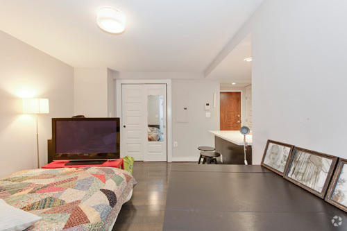 Building Photo - 1811 Wyoming Ave NW Unit T7 Rental