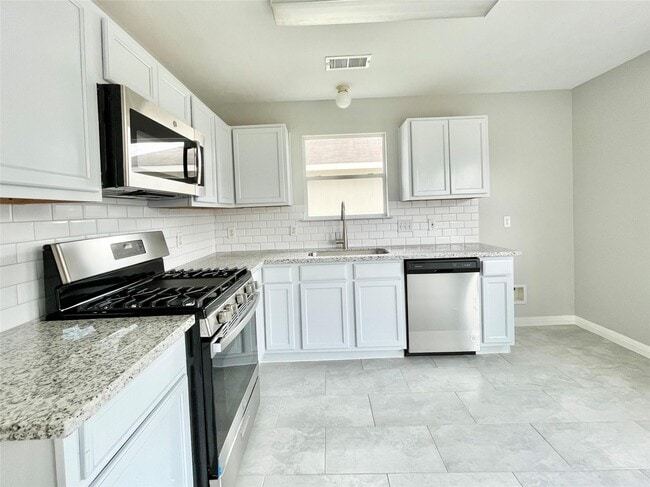 Photo - 10422 Iris Lake Ct