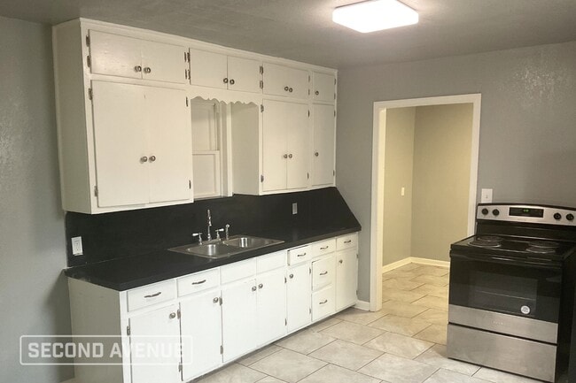 Photo - 2036 NE Grand Blvd