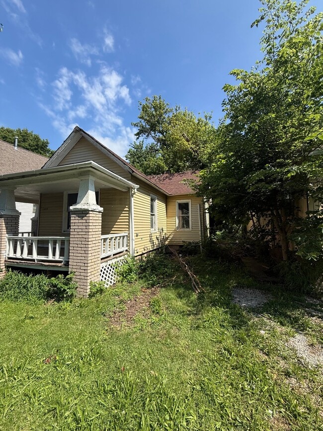 Photo - 1344 E Condit St