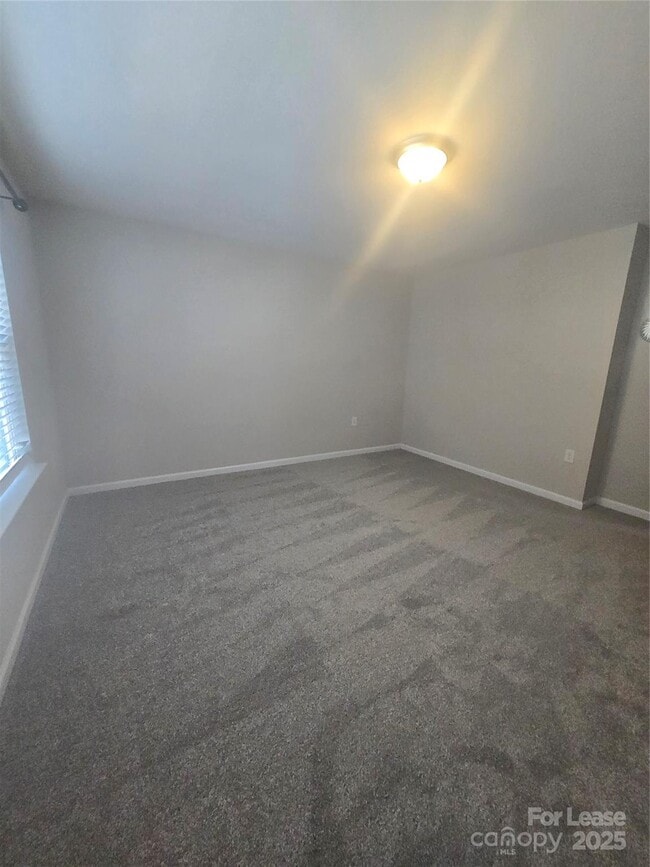 Photo - 756 Nannyberry Ln