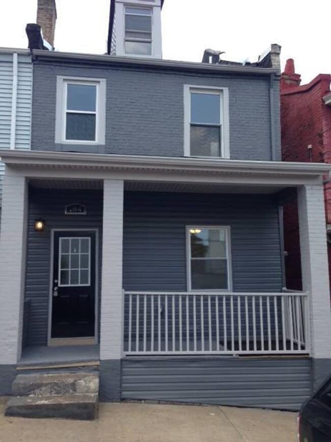 Building Photo - Beautiful 3 bed, 1 bath luxury apartment S... Unit 1