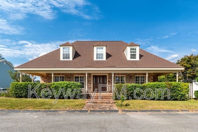 Building Photo - 15 Mulberry Ln