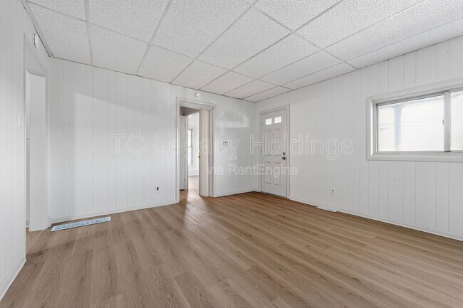 Photo - 1627 W Pike St