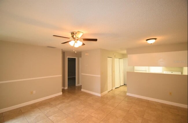 Photo - 885 School House Rd