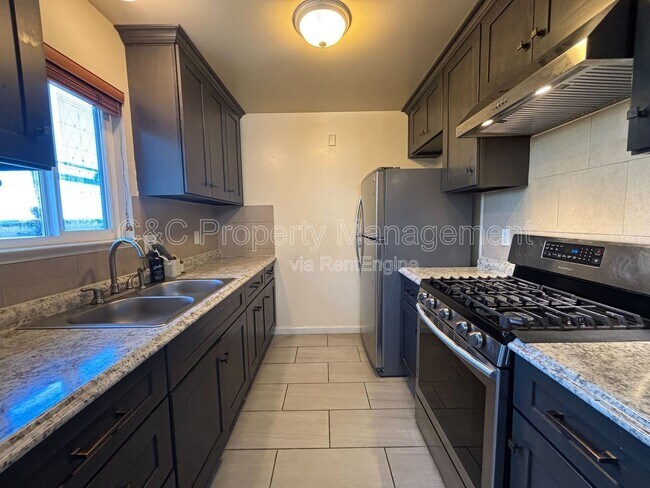 Photo - 1252 Marionola Way