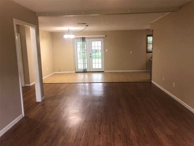 Photo - 307 Moss Hill Ln