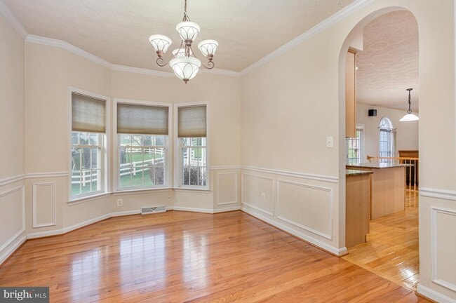 Photo - 603 Loring Ave