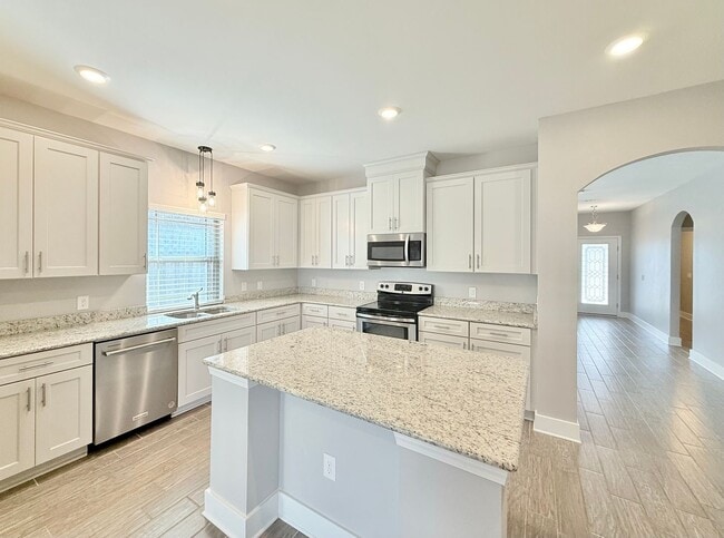 Photo - Spacious 3-Bedroom Home - Stonechase