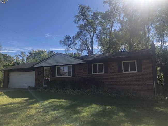 Building Photo - 308 Skydale Dr