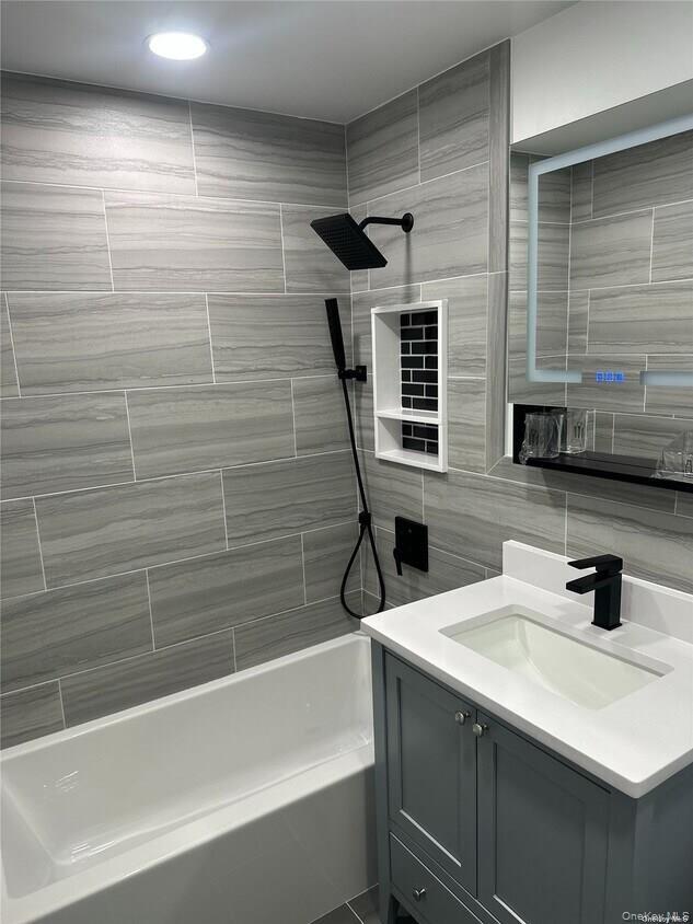 Photo - 233 E Fulton St