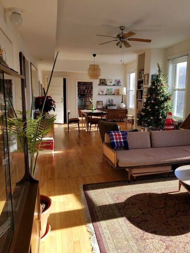 Photo - 2350 W Augusta Blvd Unit 2-W