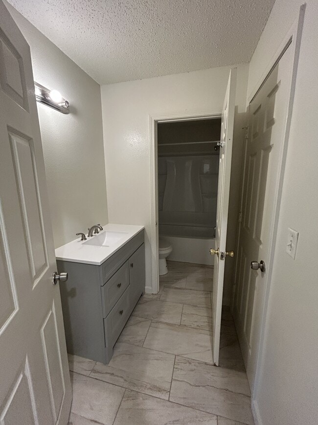 177 16th St Unit 1