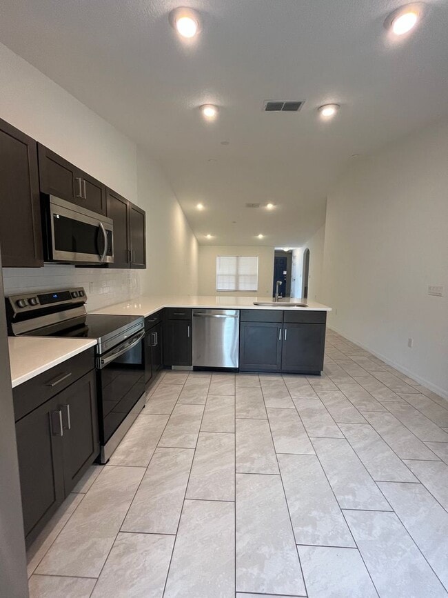 Photo - NEWER Duplex 4 Bed 2 bath on Cul-de-sac!!!