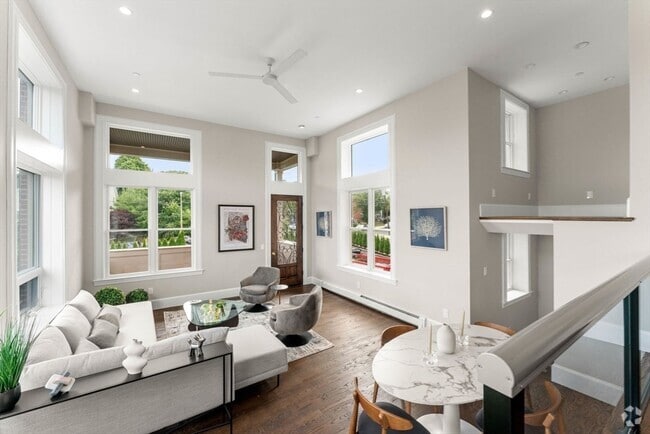 Building Photo - 85 Regent St Unit 7 Rental