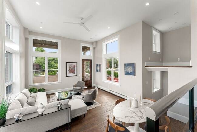 Building Photo - 85 Regent St Unit 7 Rental