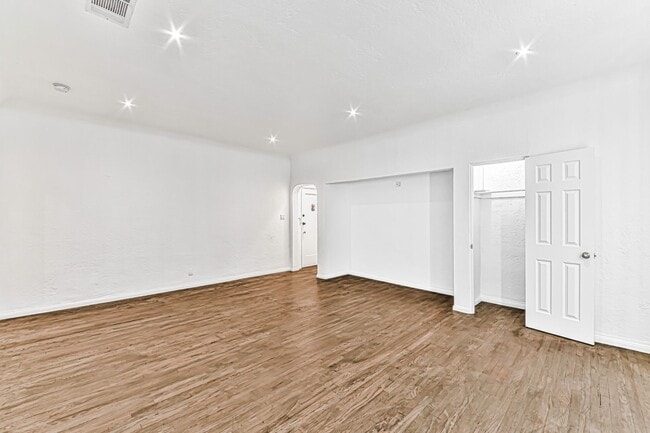 Photo - 1503 S Shenandoah St Unit 204