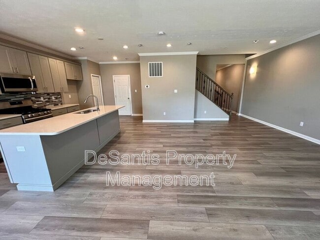 Photo - 2105 Canterbury Dr