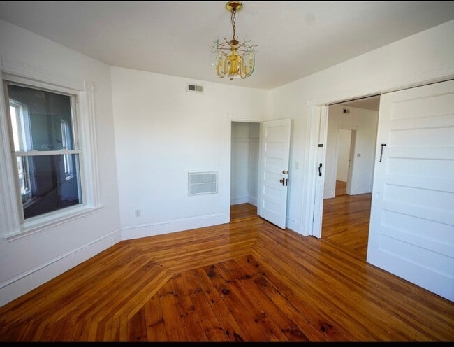 Photo - 4 Greenwood St Unit 3-Room