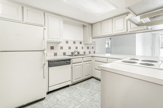 Photo - Rogers Duplex in Desirable Location!