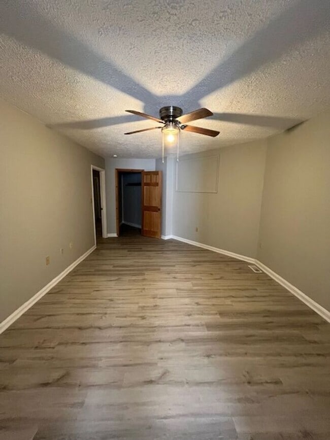 Photo - 14 A St