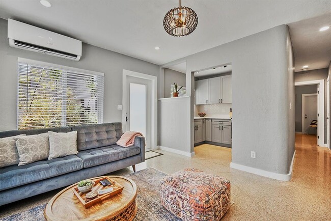 Photo - 1215 NE 17th Ave Unit 3