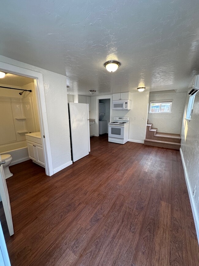 Building Photo - 617 S 10th Ave Rental