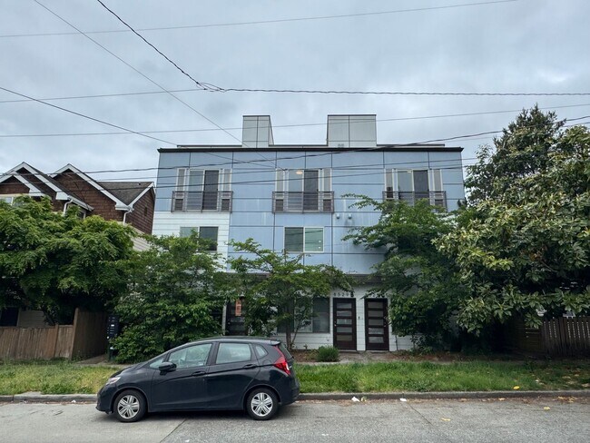 Modern 2018 Townhome with Rooftop Deck Nea... - Modern 2018 Townhome with Rooftop Deck Nea...