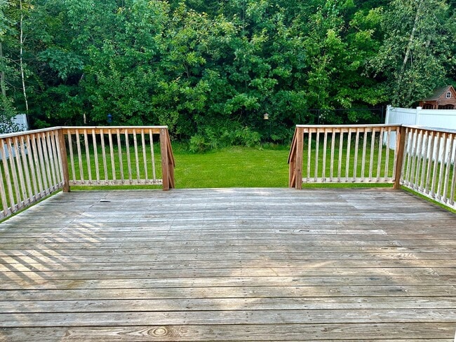 Photo - Like New 3BR, 1.5 bathroom Colonial For Rent