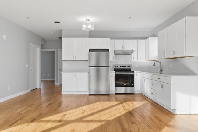 Building Photo - 19 Simon St Unit 19-2