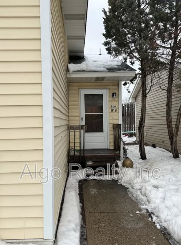 Photo - 916-918 SE 9th Ave