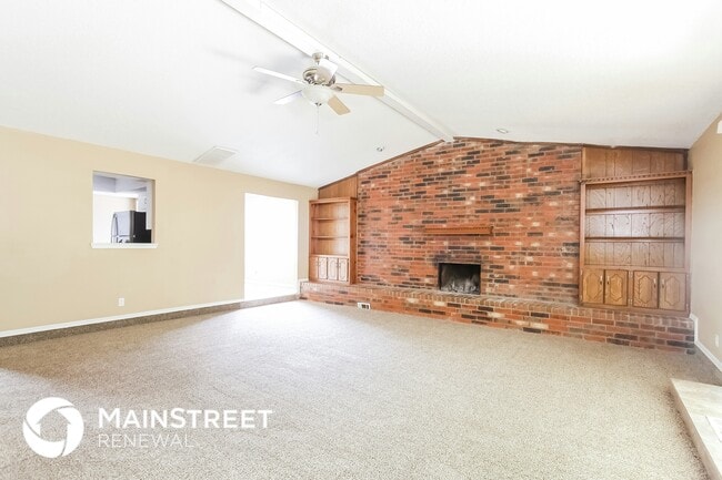 Photo - 1001 Walsh Ln