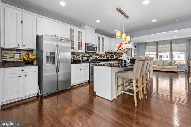 Photo - 16729 Shackleford Way