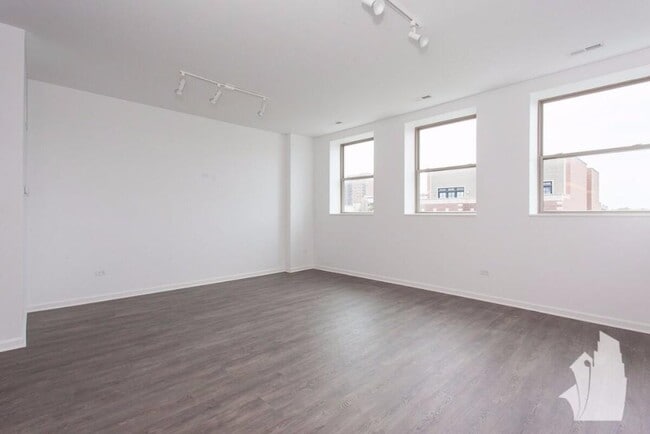 Photo - 951 W Dakin St Unit 3O5
